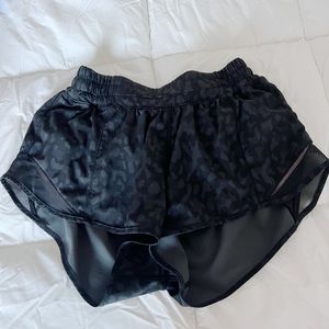 lululemon hotty hot shorts- camo!!